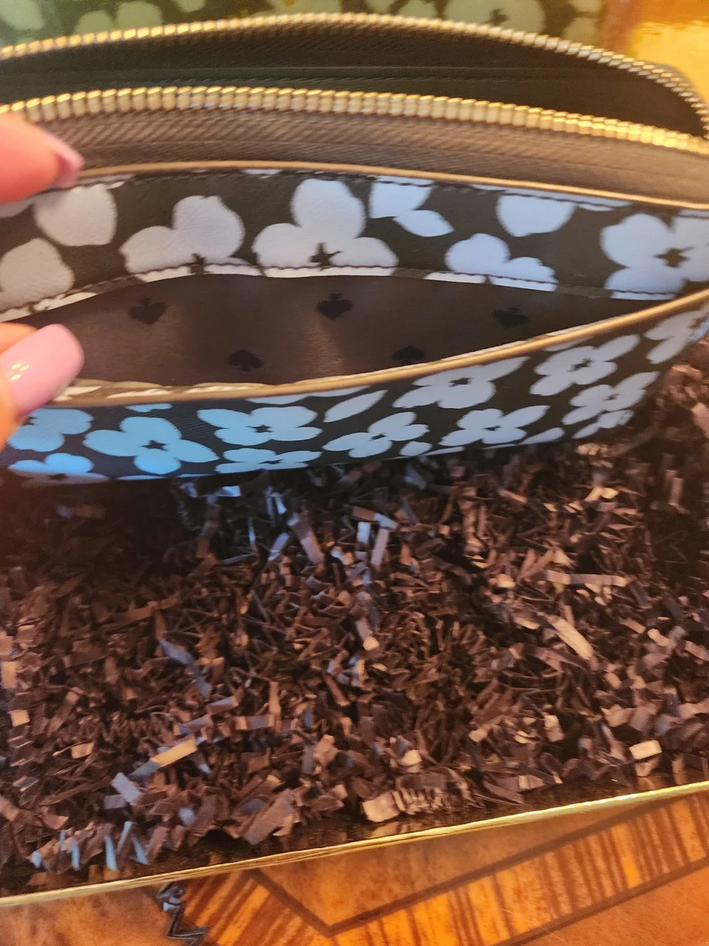 ✨️🌸kate spade Black & White Floral Zip Wallet with Gold Logo & Jewelry Bundle🌸